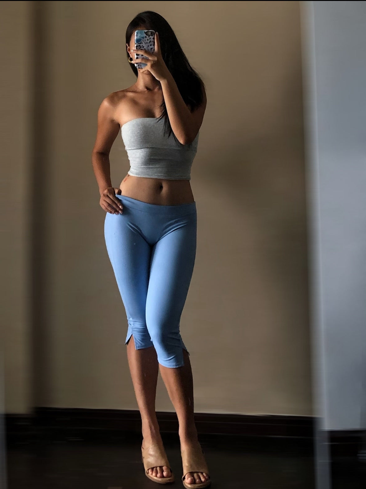 Side-Slit Capri Leggings